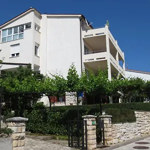 https://zimmer-f2.in-istria.net