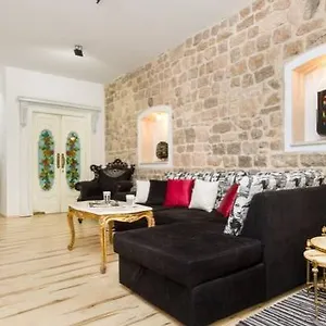 https://apartment-papalic-palace.splithotels.org